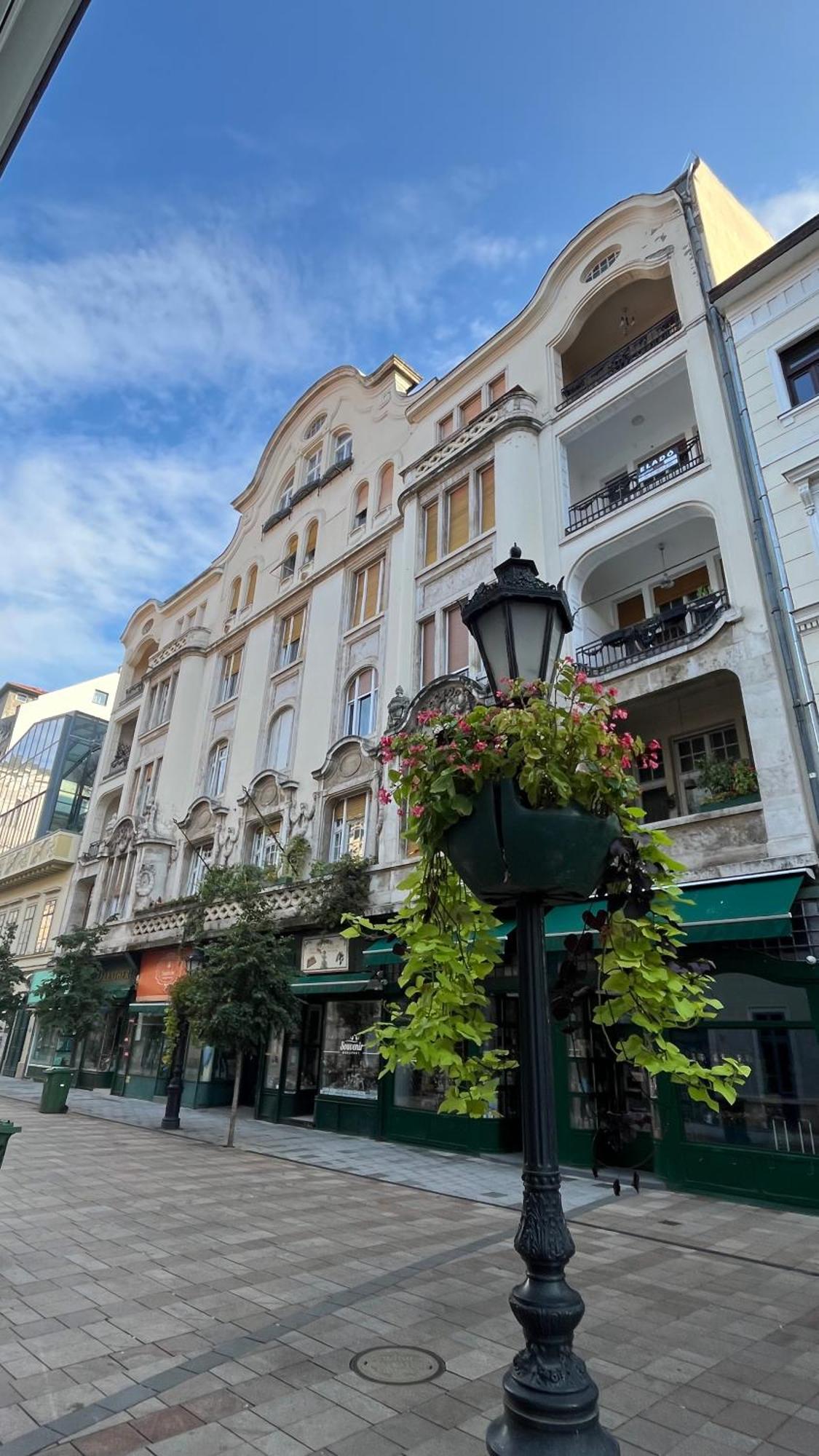 Mirage Apartments Vaci Street Budapest Exteriör bild